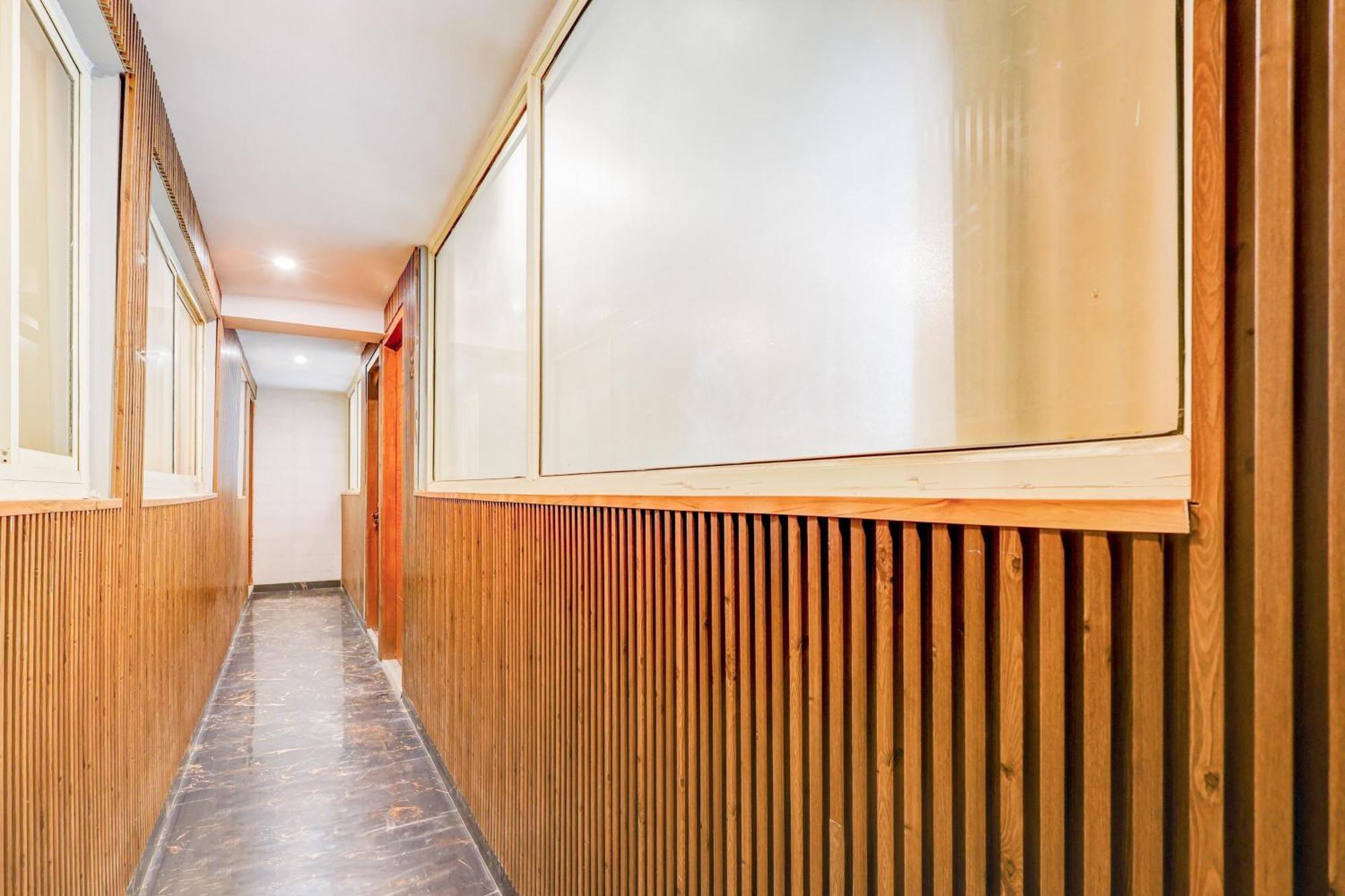 Hotel O Hari Nagar Ashram ニューデリー エクステリア 写真
